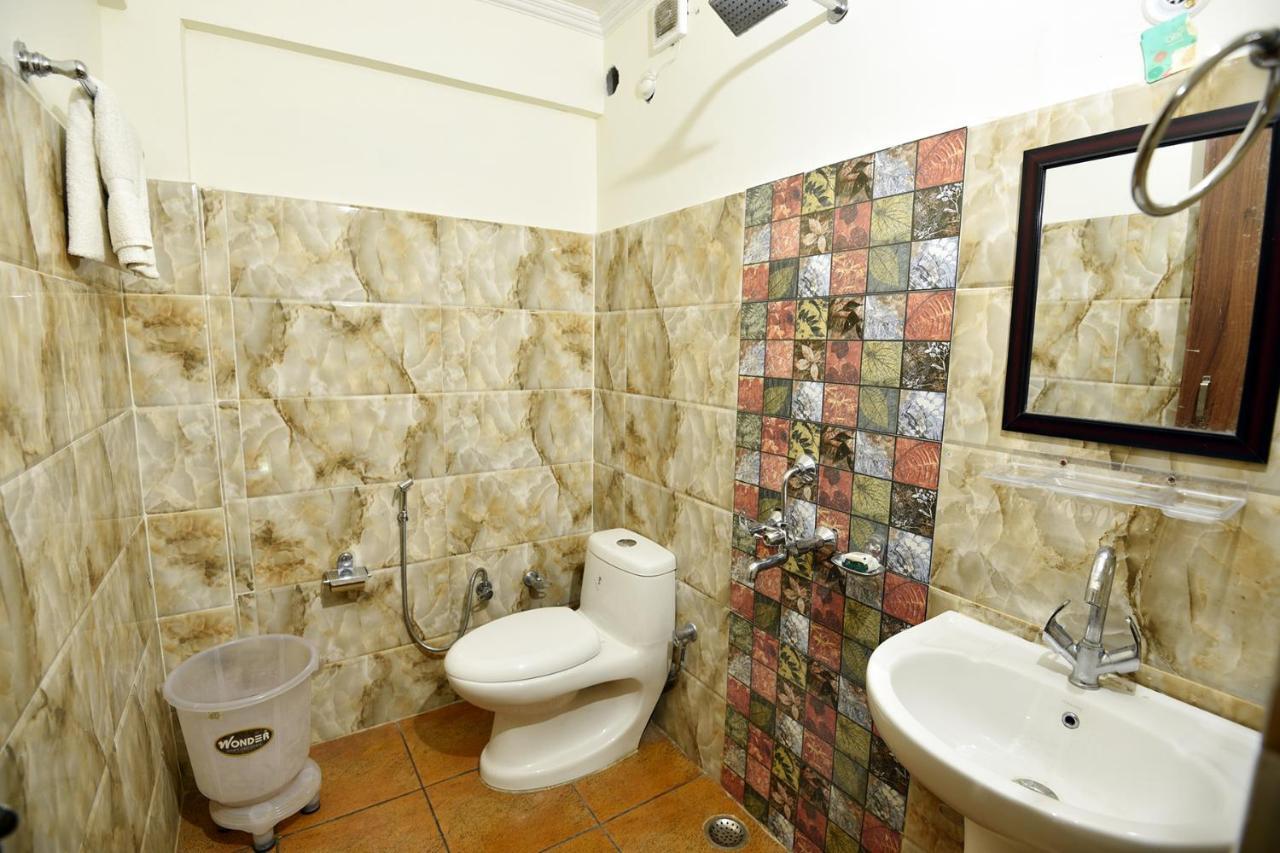 נייניטל Green Roof Hotel מראה חיצוני תמונה
